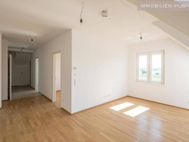 Sonnige Dachgeschosswohnung mit großem Balkon + RUSTENFELD SIEDLUNG