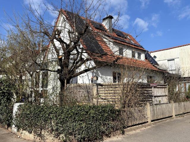 Sonnige Einfamilien Doppelhaushälfte mit Wintergarten in Schorndorf