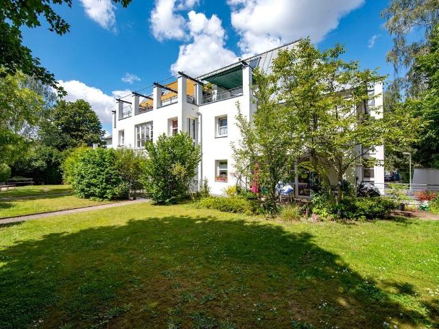 Sonnige Kapitalanlage: 2 Zimmer Eigentumswohnung mit Südbalkon in ruhiger Lage An der U7!