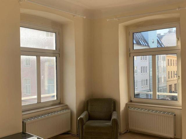Sonnige Kleinwohnung im Altbauhaus zum Sanieren