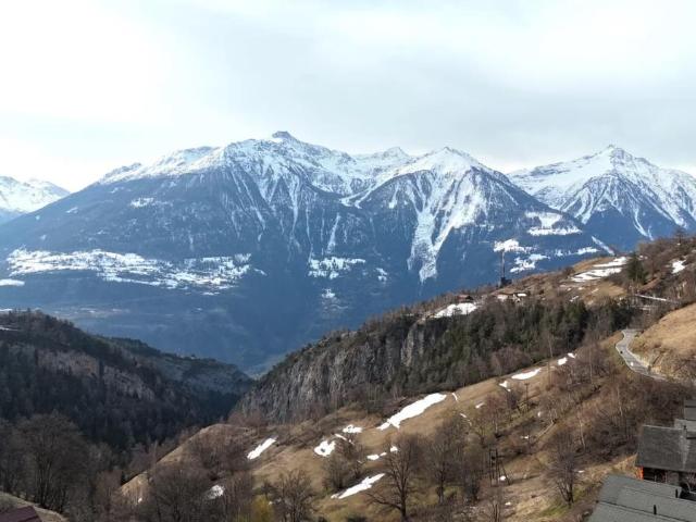 Sonnige Landwirtschaftsflächen in idyllischer Lage