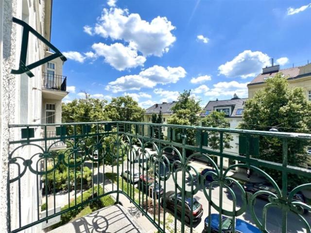 SONNIGE RUHEOASE IN SIEVERING I mit Südbalkon I hochwertige & moderne Ausstattung I hofseitiges Schlafzimmer I Einbauküche I Fußbodenheizung I Nähe Obkirchergasse I Grünblick