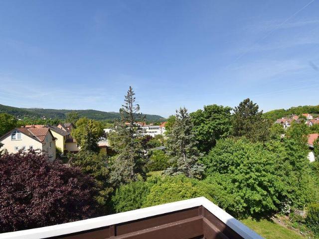 Sonnige, stadtnahe 3 Zimmer Eigentumswohnung mit Balkon und Garage.