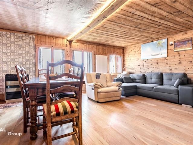 Sonnige Wohnung mit Balkon und Blick auf die Alpen