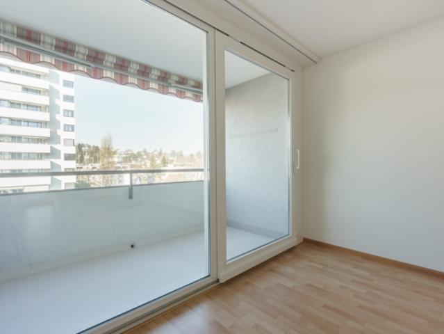 Sonnige Wohnung mit zwei Balkonen und idealer Anbindung