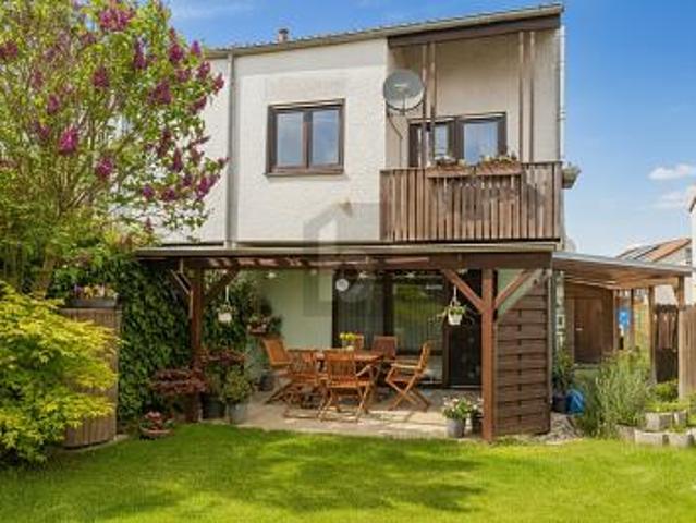 SONNIGE WOHNATMOSPHÄRE MIT BALKON UND GARAGE