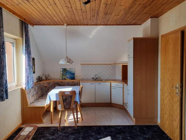 Sonnige 3 Zimmer Dachgeschosswohnung in traumhafter Lage