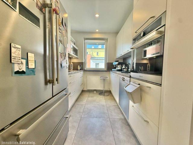 SONNIGE 3 ZIMMER WOHNUNG mit 23 m² Terrasse, Balkon & Grünblick in Teesdorf!