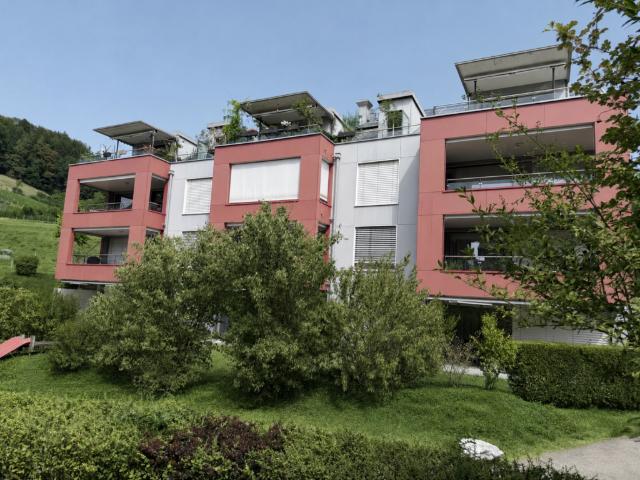 Sonnige 4.5 Zimmer Dachwohnung mit Eigentumswohnungsstandard