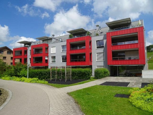 Sonnige 4.5 Zimmer Dachwohnung mit Eigentumswohnungsstandard