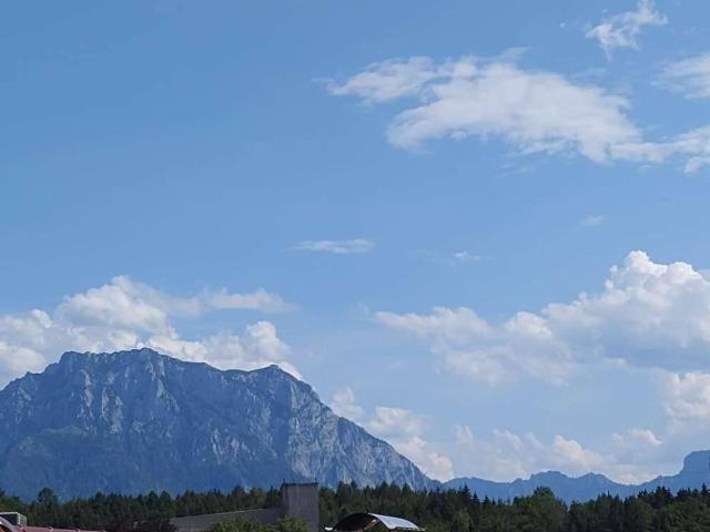 Sonnige 4 Zimmer Familienwohnung mit Loggia und Traunsteinpanorama
