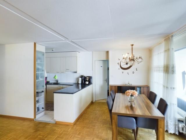 Sonnige 5.5 Zimmer Wohnung an familienfreundlicher Lage