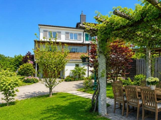 Sonniges 5.5 Zi. Doppeleinfamilienhaus im Quartier «Grünhügel»