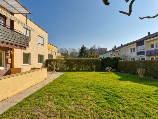 sonnig & modernisiert vollvermietetes 3 Familien Reihen Eckhaus ebener West Garten inklusive Garage