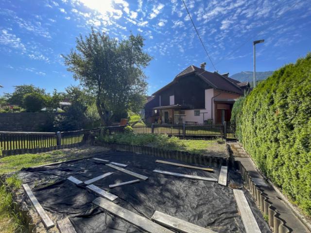Sonniges Zuhause mit Potenzial – Haus mit Stadl, Garten und Top Anbindung in Arnoldstein
