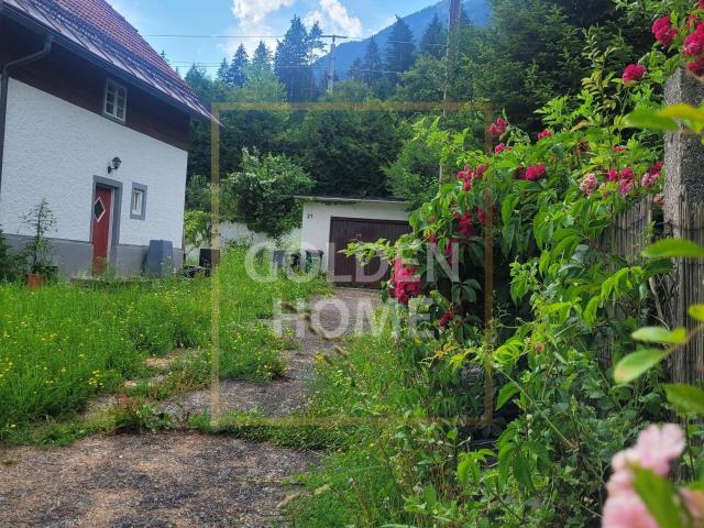 Sonniges Grundstück mit Sanierungsobjekt in Kärntner Alpen & Seenregion