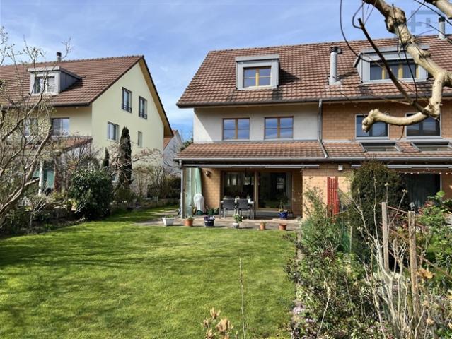 Sonniges Reiheneckhaus mit schönem Garten!