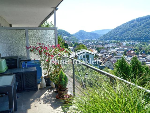 Sonniger Blick auf das Lahntal sehr schöne Etagenwohnung mit Aufzug und Südbalkon