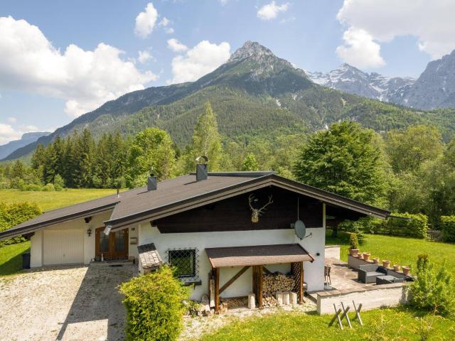 Sonniger Freizeitwohnsitz in ruhiger Lage mit Bergblick