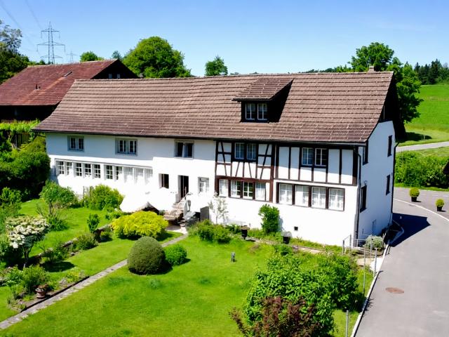 SONNIGER GARTEN UND ATTRAKTIVES AUSBAUPOTENZIAL
