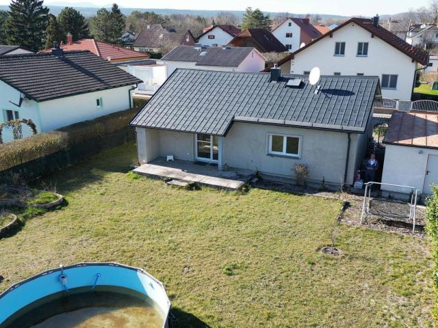 Sonniger Platz mit Bungalow BJ 2016 mit Garten inkl. Terrasse und Garage!