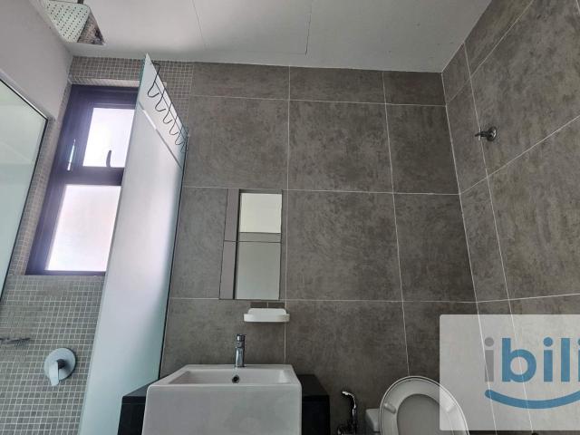 Soon Renovated 4 Bedroom Serviced Apartment 2 Covered Car Park