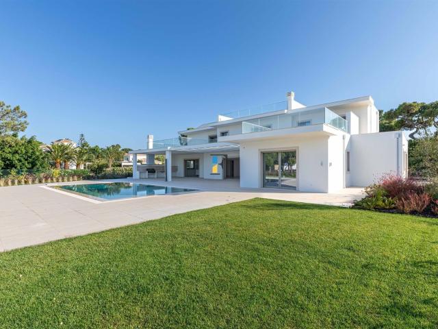 Sob Oferta Deslumbrante nova moradia de 5 quartos virada a s. 455m² Quarteira