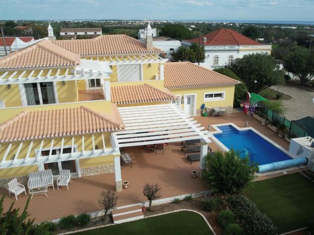 Soberba Moradia T3 Isolada com Piscina e belo jardim paisagí. 1458m² Tavira Santa Maria
