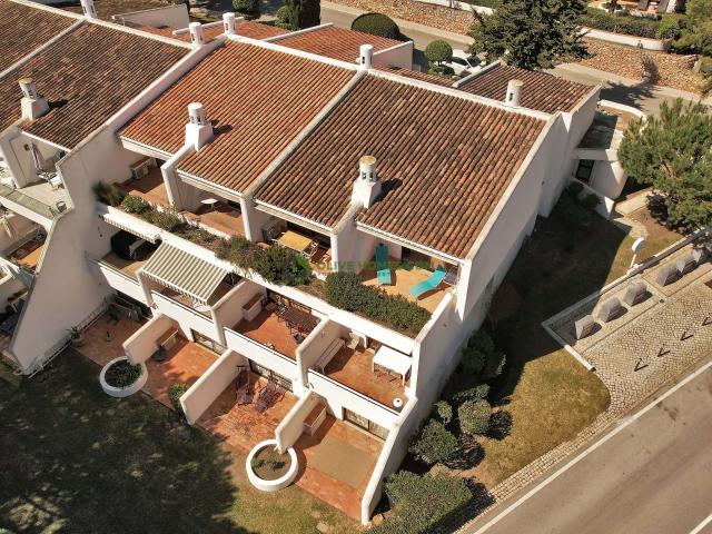 Sobrado ideal na Quinta do Lago com piscina comunitária, próximo ao San Lorenzo Golf e próximo à praia