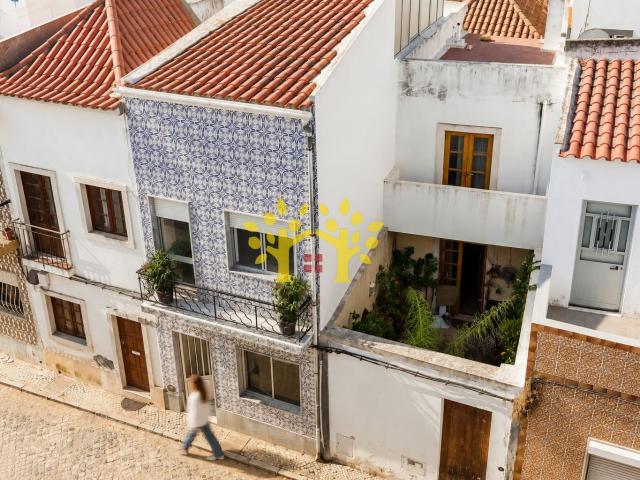 Sobrados tradicionais com terraço privado no terraço