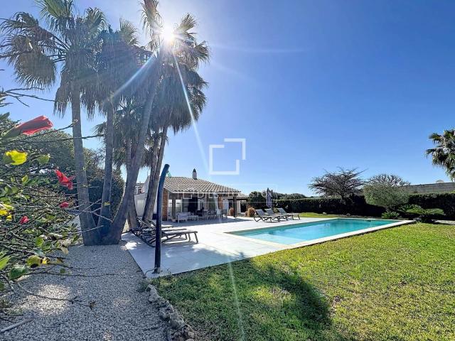 Sobre una generosa parcela de aproximadamente 1.700 m² se al. 212m² Sant Lluís