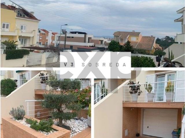 Sobreda Moradia V3 com Garagem na Quinta da Brita 220m² Charneca De Caparica