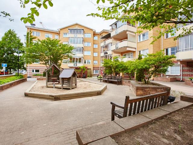 Södra Allégatan 18