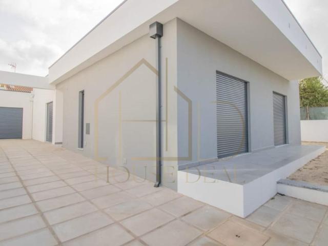 Sofisticada Moradia Térrea T3 +1 com Pérgola. Pinhal do General. Fernão Ferro