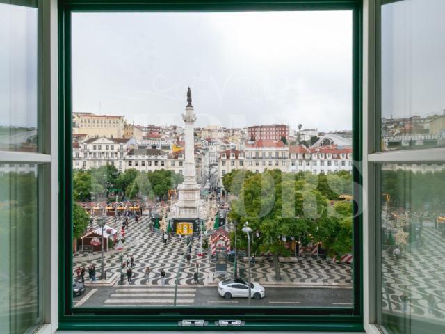 Sofisticado Apartamento T2 Novo no Rossio com Vista Privilegiada sobre Lisboa