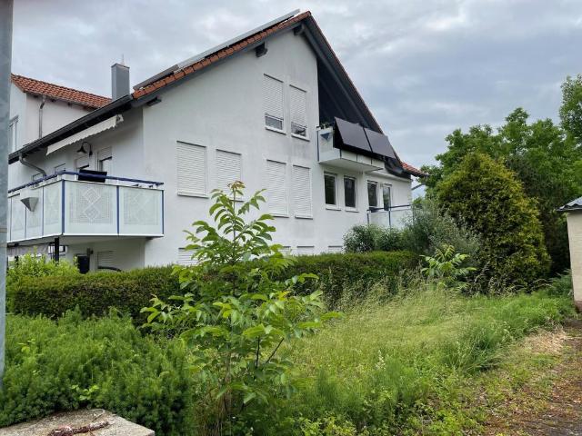 Schönes Wohnambiente! Sofort beziehbare 2,5 Zimmer Wohnung mit Balkon!