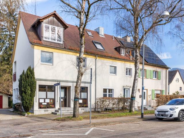 Sofort bezugsfrei! Mehr als nur vier Wände: große Doppelhaushälfte mit Perspektive / Ooswinkel