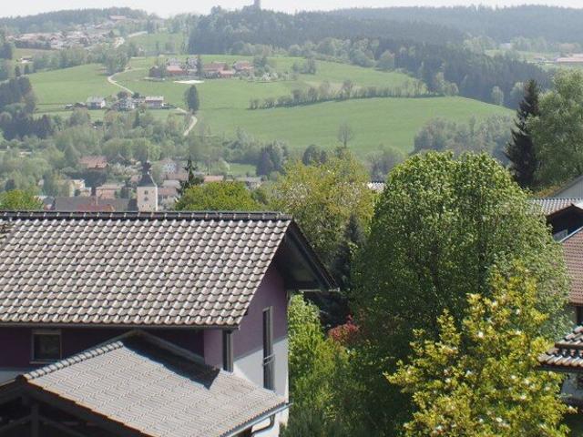 Sofort frei! Renoviertes RMH mit Garten und Garage, in Top Wohnlage von Regen, Bayerischer Wald