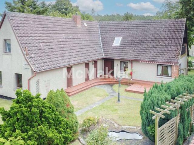 Sofort wohlfühlen: 6 Zi. EFH mit Garten, Garage und 2 Carportstellplätzen in Fuhlendorf