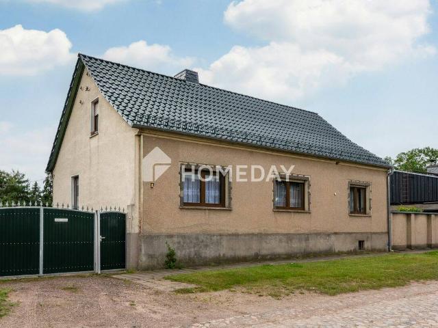Sofort verfügbar Einfamilienhaus mit Keller, Garage, Scheune und Teich auf 2.059 m² Grundstück
