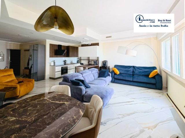 Sogni una casa sul mare dove ogni giorno puoi vivere la magi. 117m² Lavinio lido di Enea