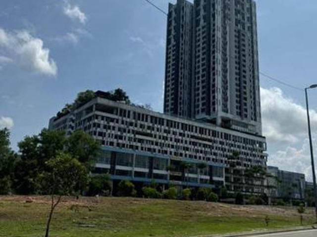 SOHO Apartment for Rent at Centrus SOHO Beside Depulze Mall Cyberjaya