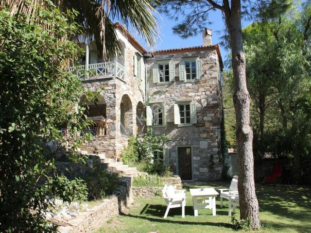 Söke Doğanbey'de Doğa İle Bütünleşen Müstakil Rum Evi