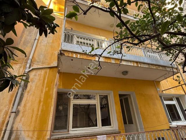Söke Çeltikçi Mahallesinde Satılık 3 Katlı Bina