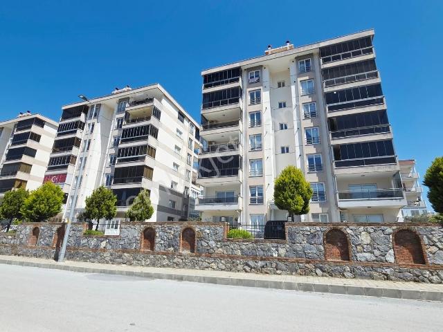Söke Yenikent Mah. Taşpark Konaklarında 160 M² 3+1 Daire