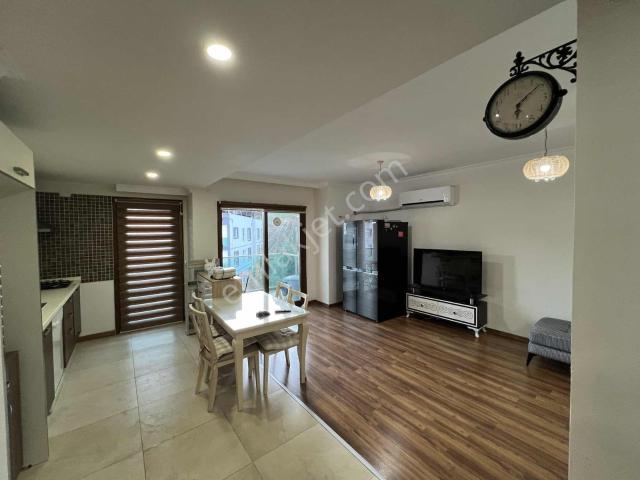 Söke Yenikent'te Havuzlu Sitede Kiralık Eşyalı Daire