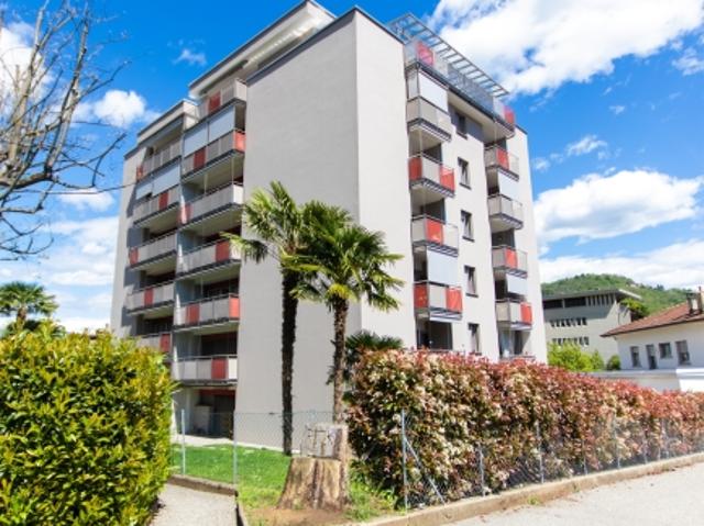 Soluzione abitativa luminosa con terrazza in posizione strategica ad Agno