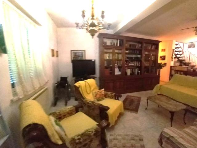 Soluzione Indipendente in affitto a Carrara, case in affitto Carrara