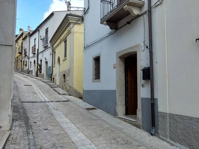 Soluzione Semindipendente in vendita a Zungoli, via orti