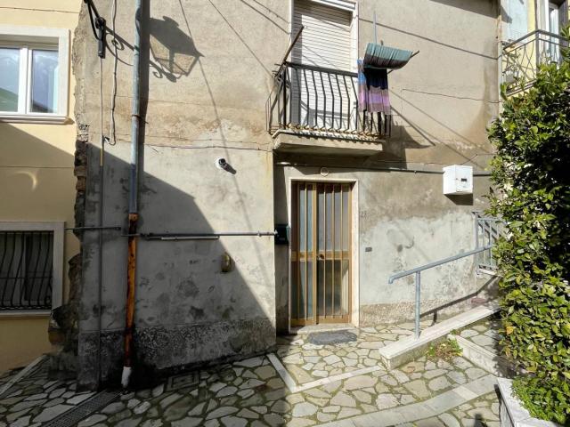 Soluzione Semindipendente in vendita a Ariano Irpino, Vicolo Figlioli